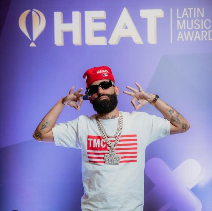 Arc&aacute;ngel se estar&iacute;a presentando en premios Heat 2023