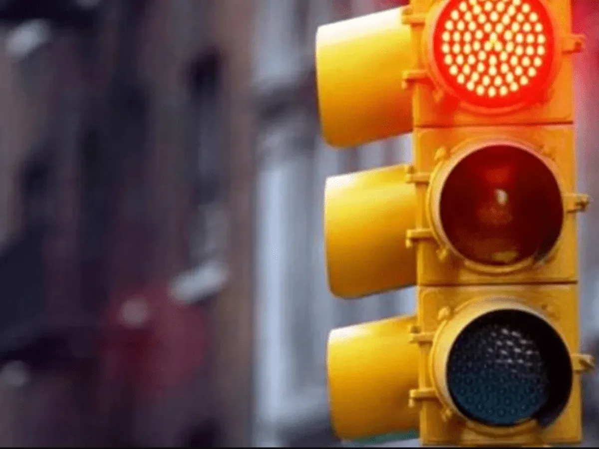 Intrant apuesta a mejorar flujo vial a partir de sem&aacute;foros inteligentes