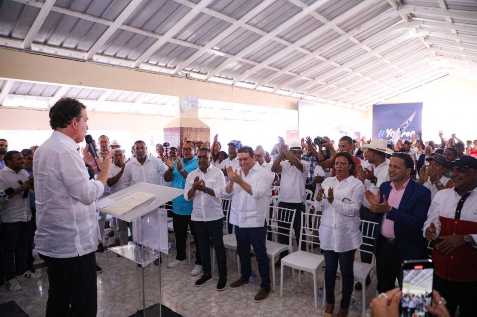 Juramentan en MP 400 nuevos dirigentes en PRM del equipo político Ito Bisonó