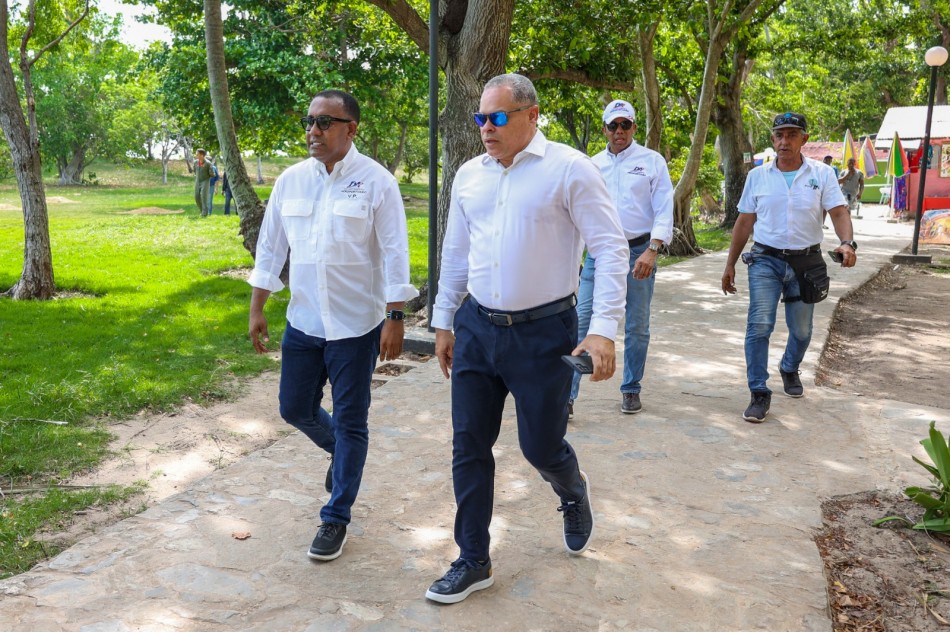 DA evalúa construcción de tres helipuertos en región este y nordeste del país