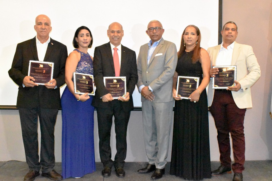 Coopersan celebra d&eacute;cimo aniversario &uml;De la Mano Contigo&uml;.