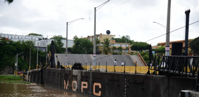 Obras P&uacute;blicas volver&aacute; a cerrar este s&aacute;bado el puente flotante por breve tiempo