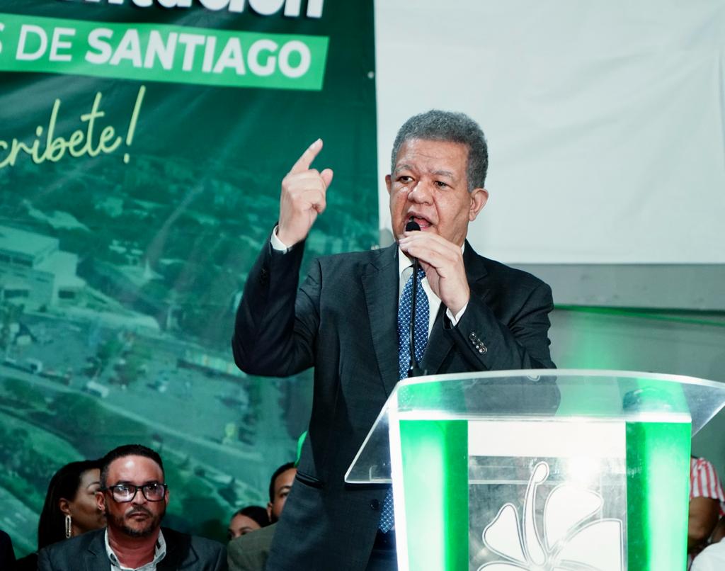 Leonel encabeza acto de juramentaci&oacute;n este martes en Santiago
