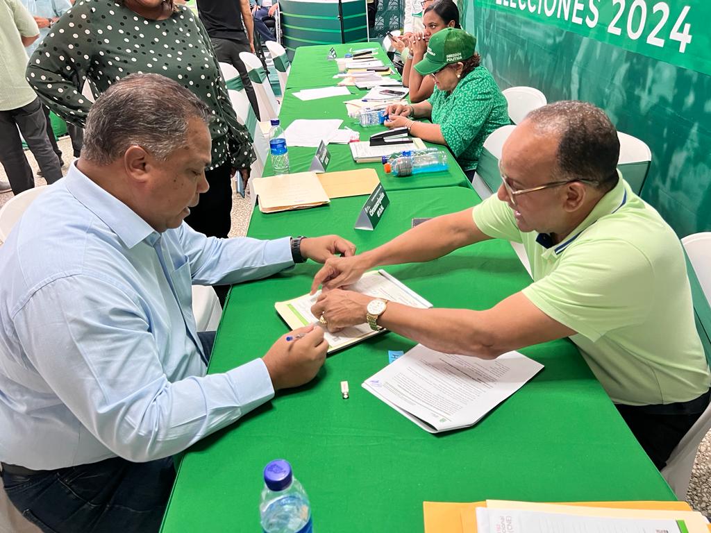 Ra&uacute;l Hern&aacute;ndez, precandidato a Diputado de La Fuerza del Pueblo por la Circunscripci&oacute;n n&uacute;mero uno del Distrito Nacional