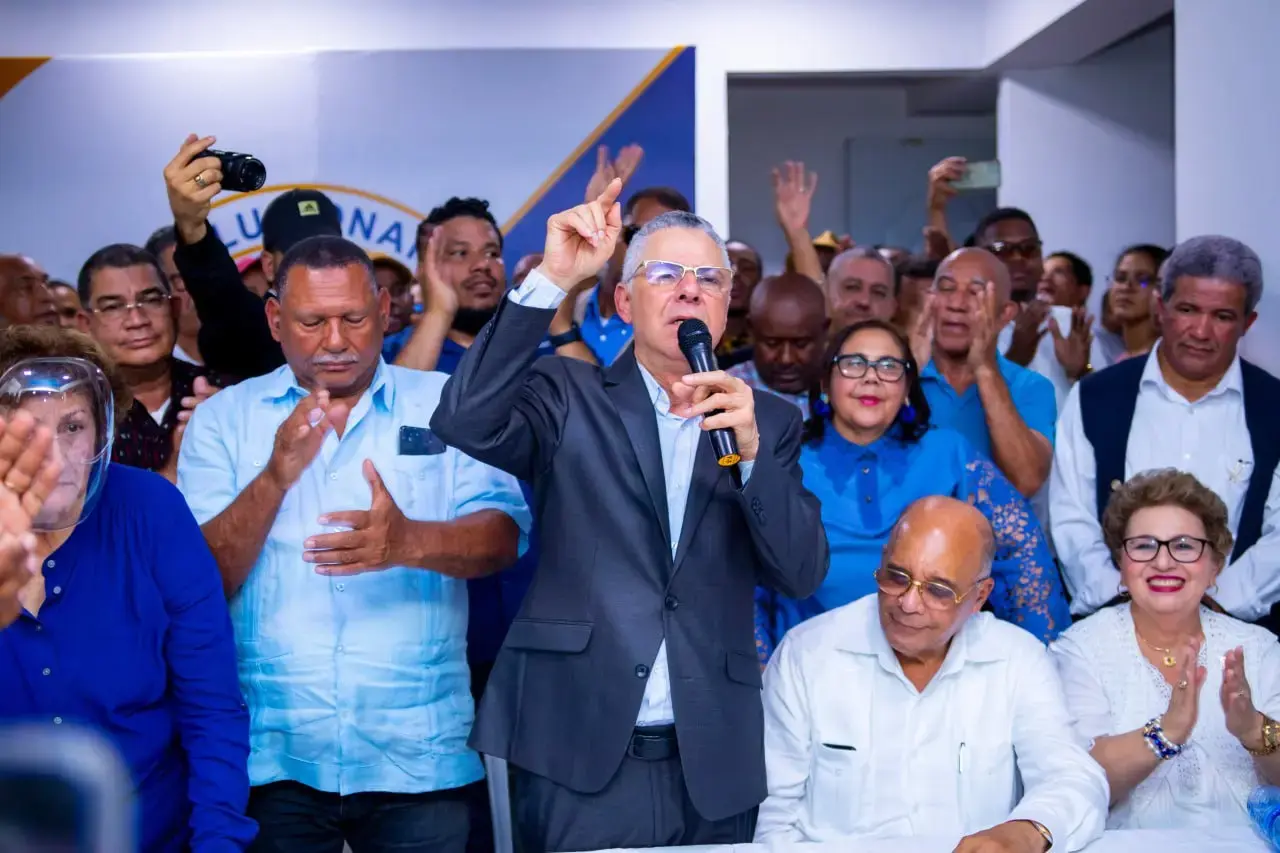 Manuel Jim&eacute;nez juramentar&aacute; equipo de campa&ntilde;a este s&aacute;bado en Invivienda