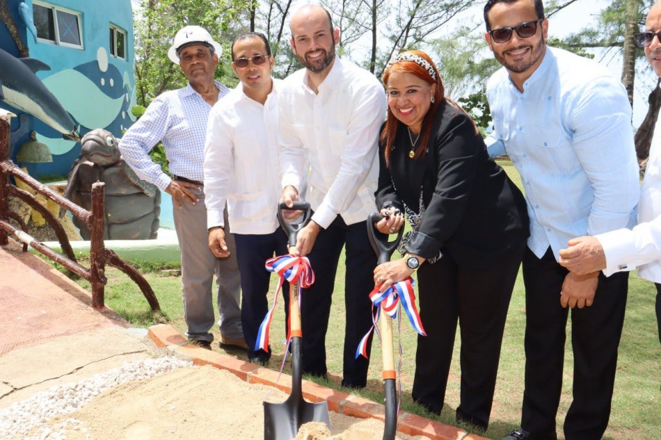 Directora del Acuario Nacional deja iniciado trabajos de remozamiento del Parque Tem&aacute;tico Protocolo SPAW 