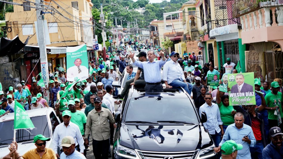 Leonel contin&uacute;a marchas caravanas este fin de semana; ir&aacute; a Hermanas Mirabal, Boca Chica y La Romana