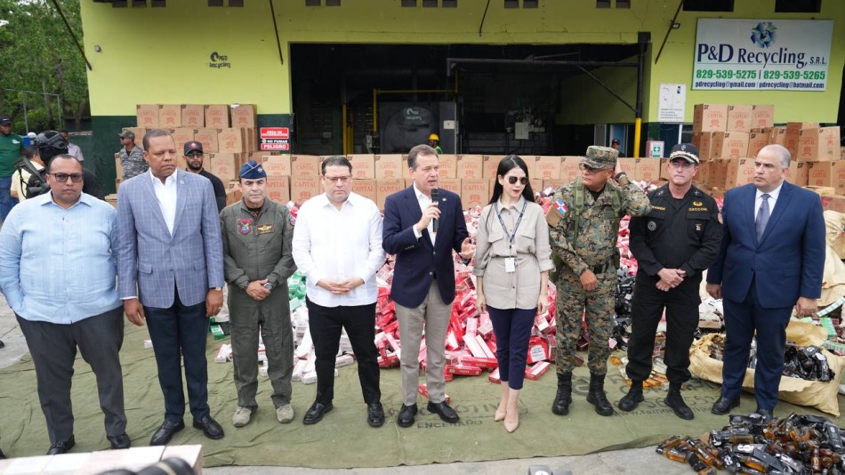 Autoridades incineran 6.4 millones de unidades de cigarrillos y otros productos ilícitos