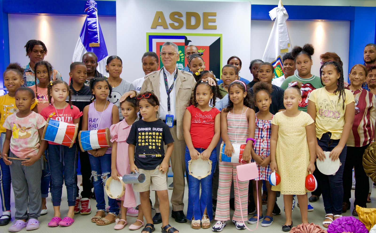 Alcalde Manuel Jim&eacute;nez anuncia la puesta en funcionamiento de otras dos escuelas laborales en Santo Domingo Este