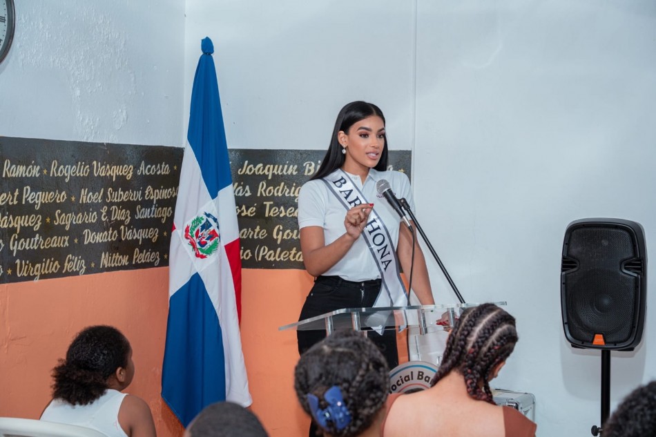 Miss Barahona 2023 Heidy Rosado, presenta proyecto "Educando desde otra Perspectiva"