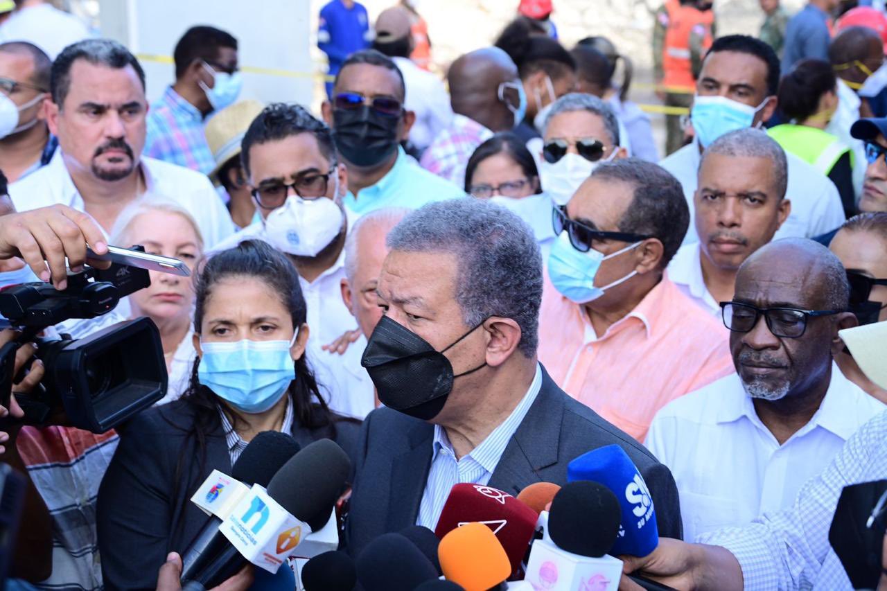 Leonel Fern&aacute;ndez suspende actividades proselitistas en solidaridad con v&iacute;ctimas de San Crist&oacute;bal