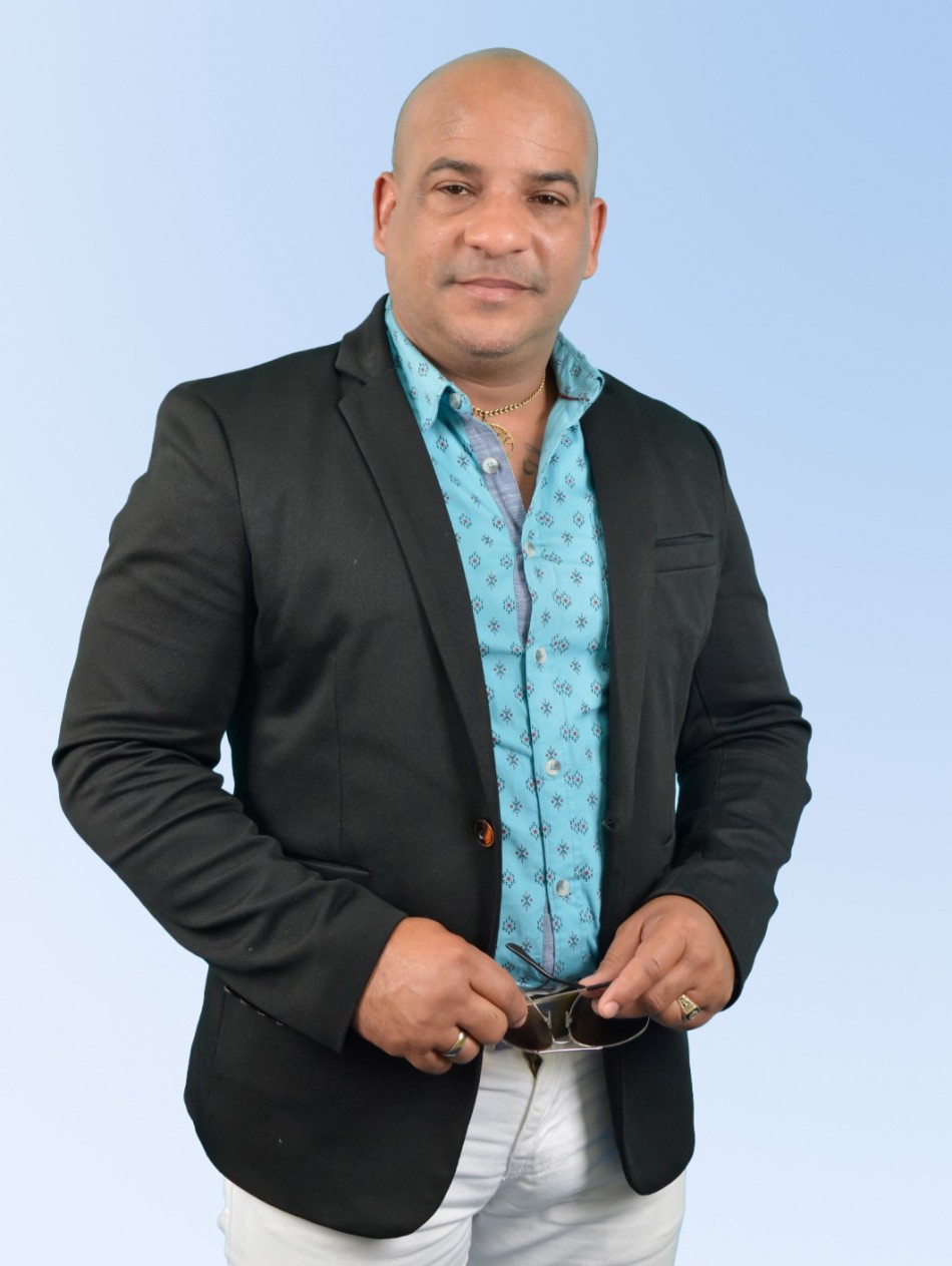Comunicador Vladimir Henr&iacute;quez relanza la nueva temporada del Programa televisivo de noticias 'NUEVOS TIEMPOS' con nuevos talentos