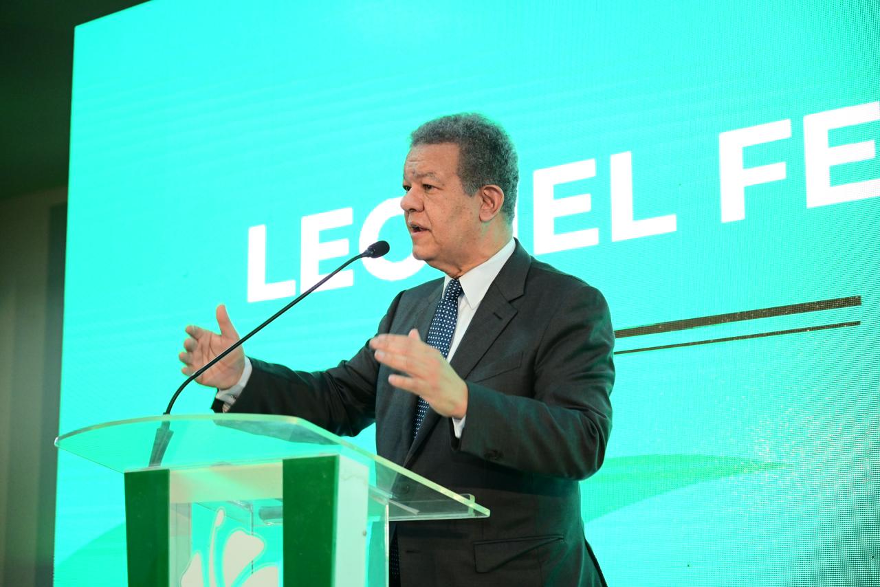 Leonel asegura que la JCE estar&iacute;a violando la Constituci&oacute;n con el comunicado de admonici&oacute;n.