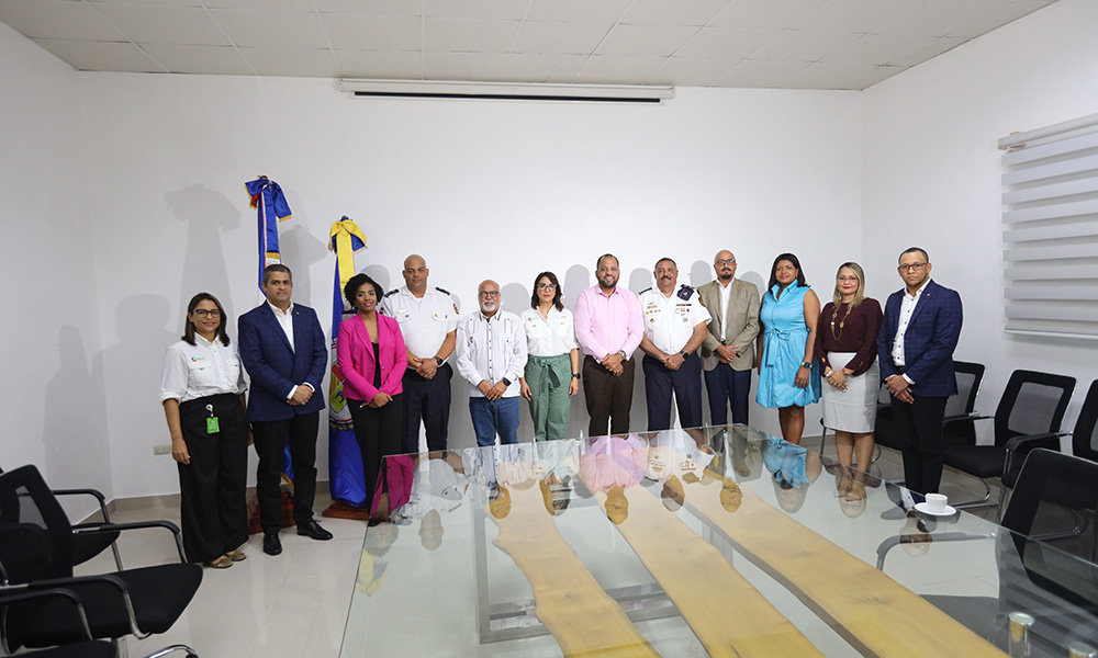 El BHD entrega fondos para las mipymes y los bomberos de SC