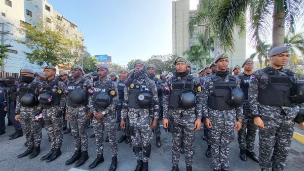 Polic&iacute;a establece la  convocatoria para integrar 3,000 nuevos miembros