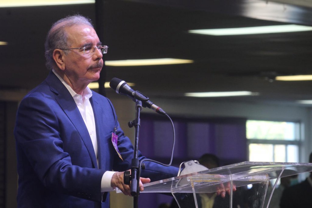 Danilo Medina: &ldquo;Estamos haciendo acuerdos y alianzas, pero hay que votar por el PLD&rdquo;