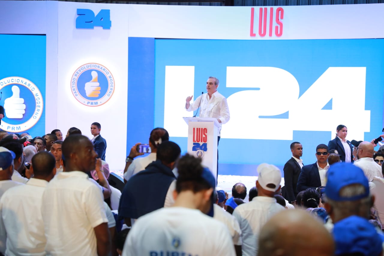 Abinader acusa a la oposici&oacute;n de no solucionar ning&uacute;n problema en 20 a&ntilde;os: &laquo;ustedes ni vuelven ni van&raquo;