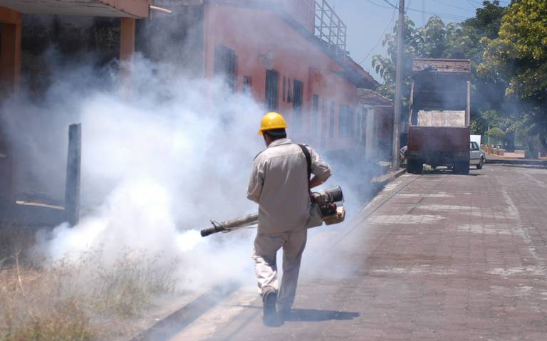Casos dengue abarrotan centros m&eacute;dicos tras tormenta Franklin