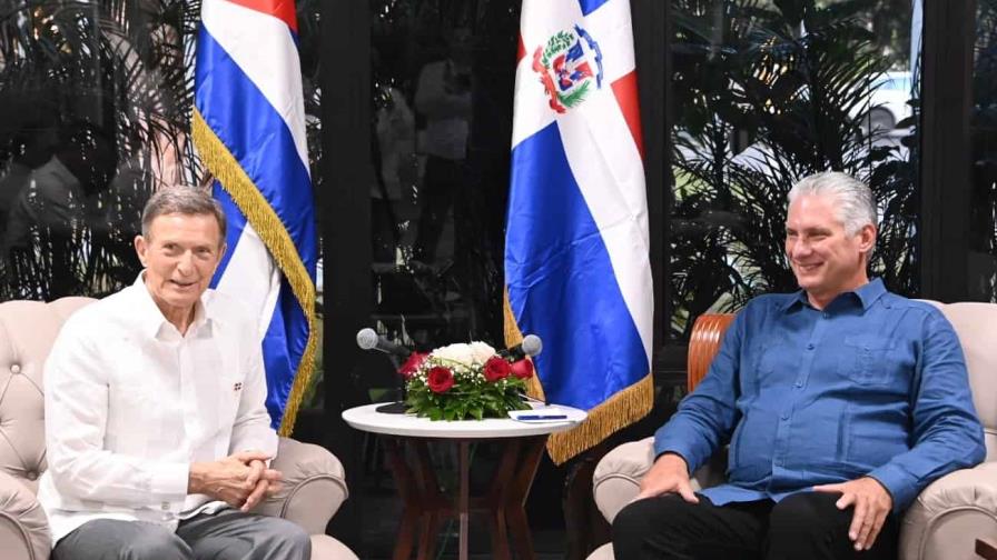 "Es un gusto tenerte aqu&iacute;", el presidente cubano Miguel D&iacute;az-Canel se re&uacute;ne con Roberto &Aacute;lvarez