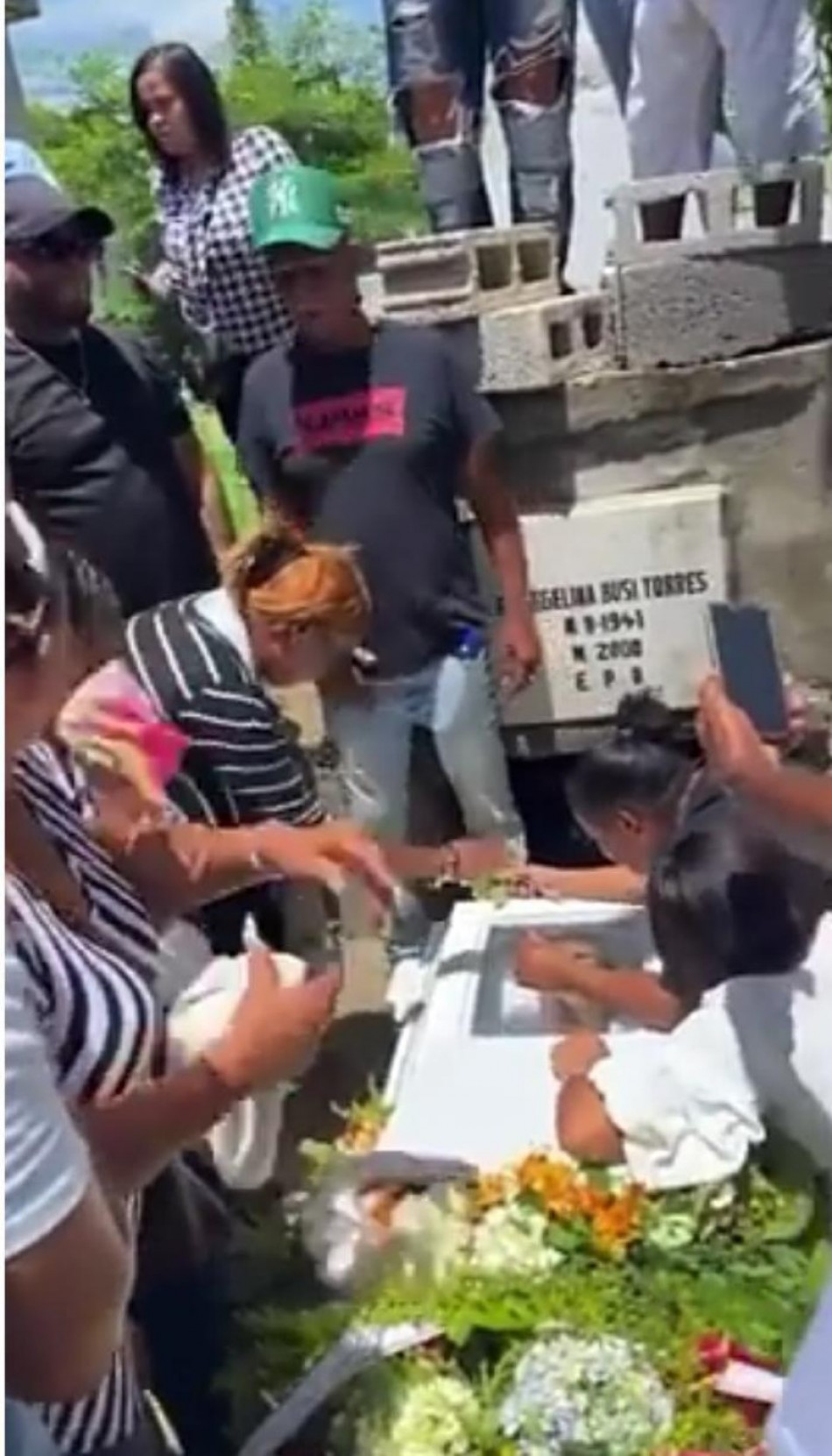 &ldquo;El Viejo Liopo&rdquo; fue despedido con aplausos en su morada final