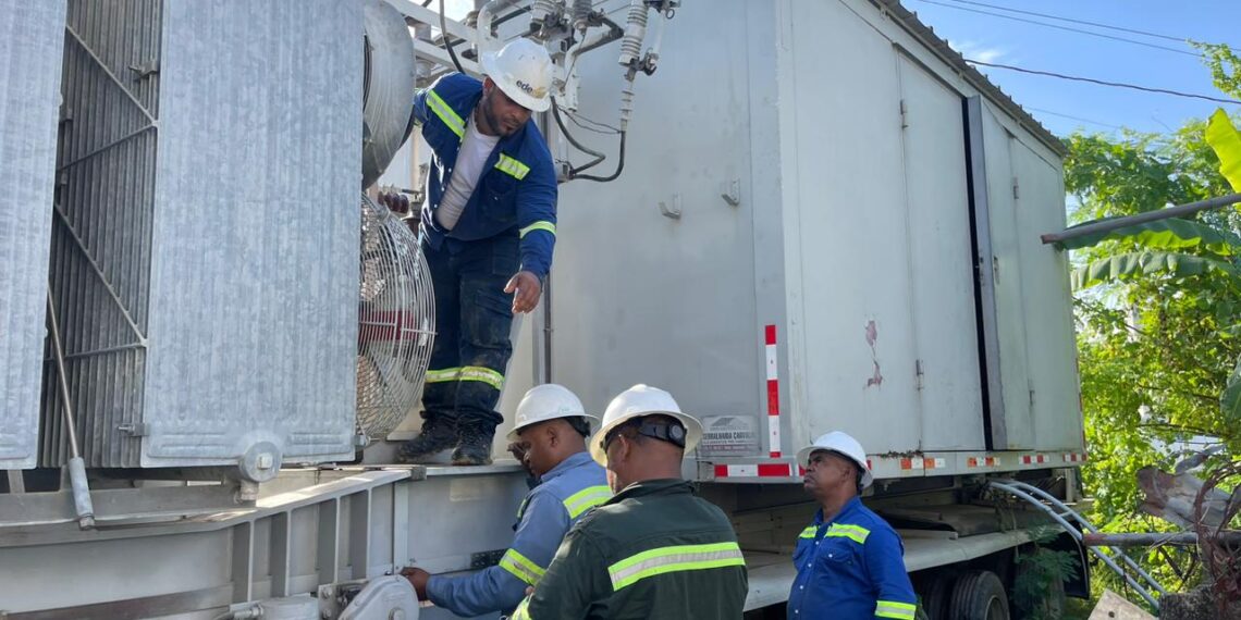 Edeeste restablece servicio el&eacute;ctrico en varios de los circuitos afectados por incendio en SDN