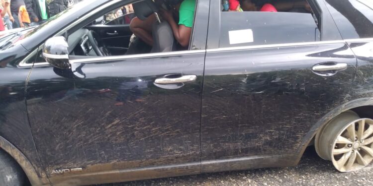 Ej&eacute;rcito detiene yipeta con 18 haitianos en Santiago Rodr&iacute;guez