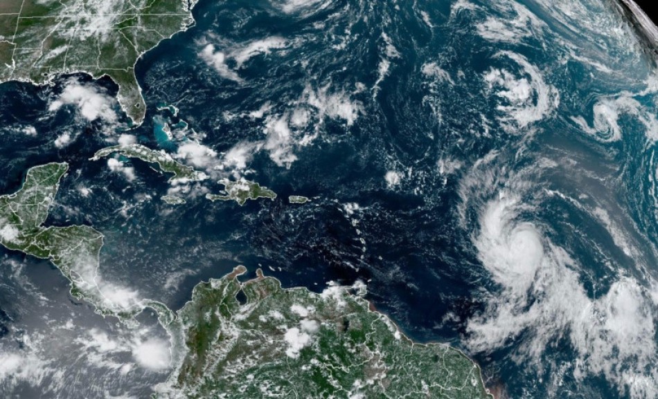 Hurac&aacute;n Lee avanza por aguas del Atl&aacute;ntico hacia el nordeste del Caribe