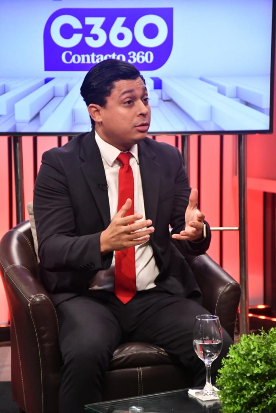 Miguel Peralta asegura "Leonel Fern&aacute;ndez debe volver al poder porque hay una crisis de liderazgo en el pa&iacute;s"