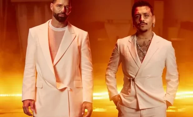 Ricky Martin lanza nueva versi&oacute;n de &laquo;Fuego de noche, nieve de d&iacute;a&raquo; junto a