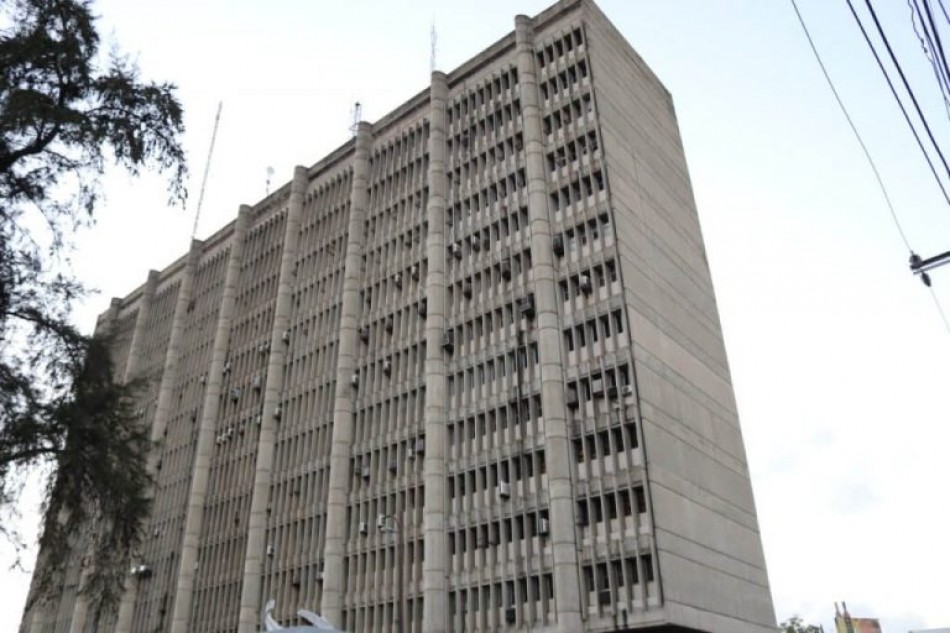 Registran incendio en tercer piso del edificio El Huacal