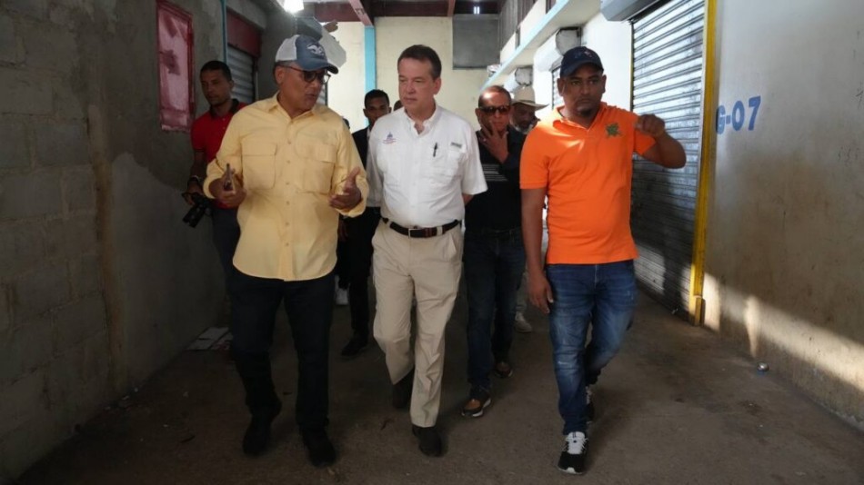 Ito Bisonó recorrió mercado binacional de Dajabón