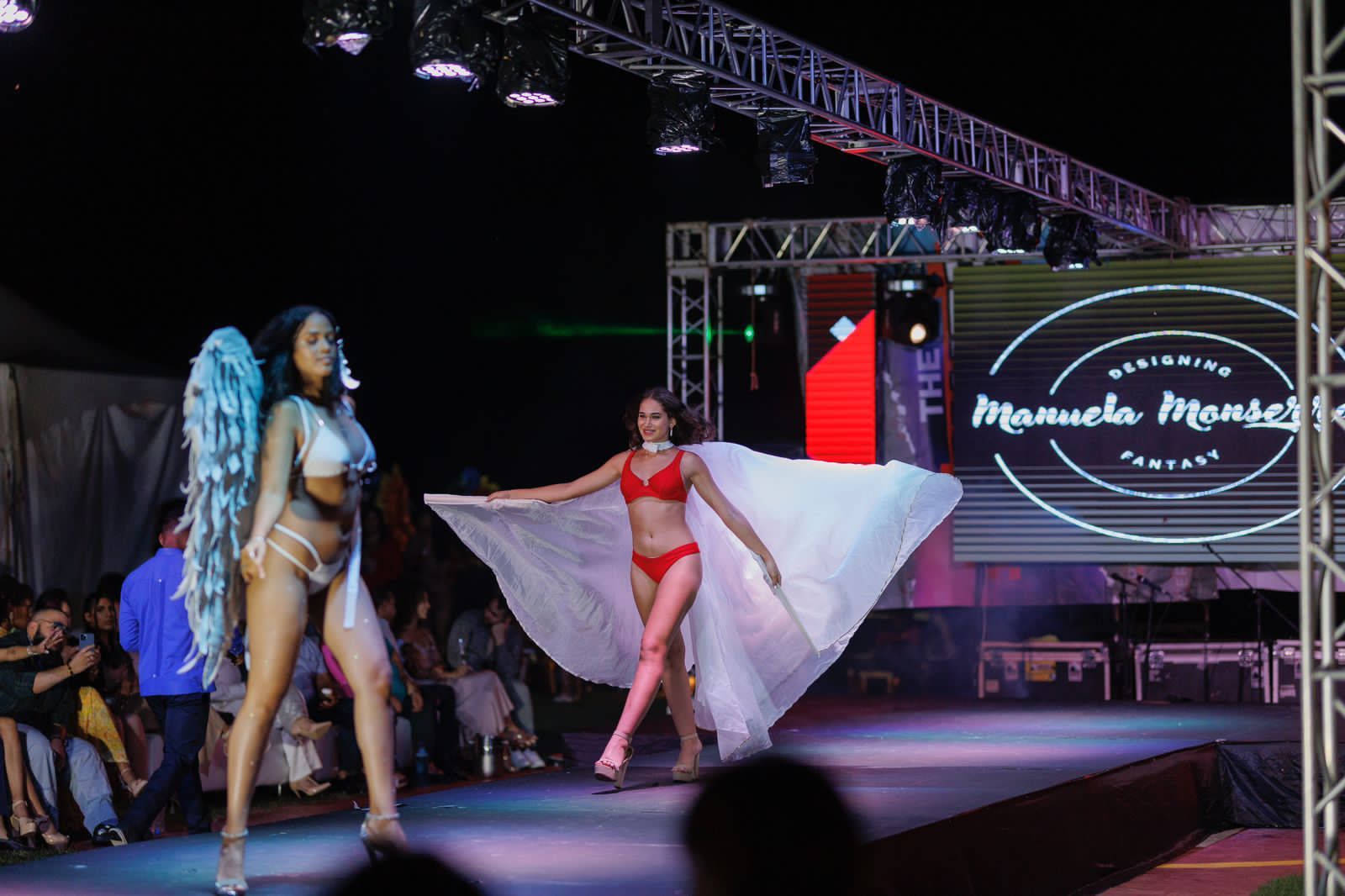 Alta Vista Restaurant realiza desfile solidario
