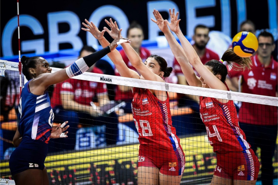 Reinas derrotan 3-1 a Serbia y dan un paso importante en el Preol&iacute;mpico