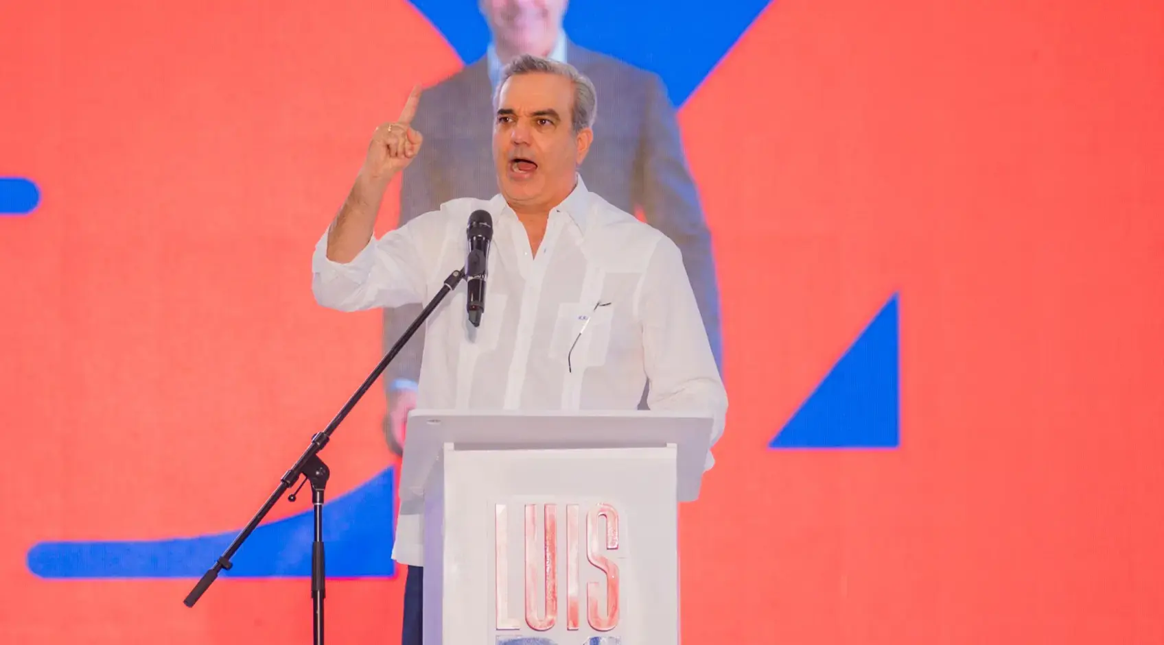Abinader llama oposici&oacute;n a la unidad en defensa del pa&iacute;s por crisis de Hait&iacute;