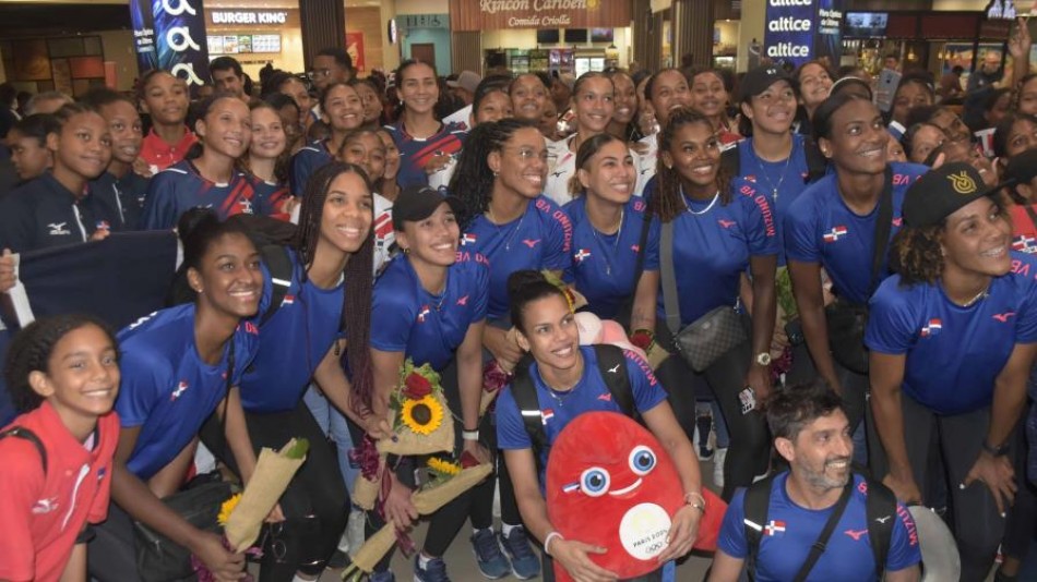 Reinas del Caribe llegan al pa&iacute;s con su cuarta clasificaci&oacute;n ol&iacute;mpica