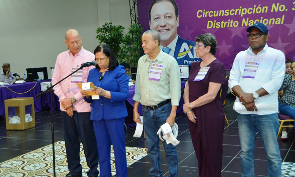 PLD elige precandidatos a regidores circ. 3 del DN