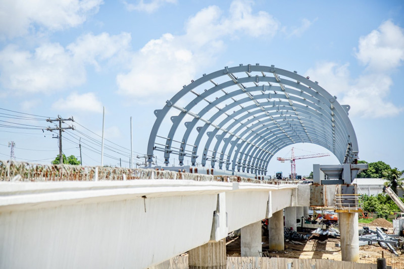 Metro hacia Los Alcarrizos cuenta con 90% de pilotes instalados y 60% de construcci&oacute;n de t&uacute;nel