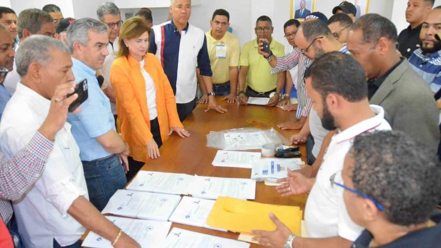 Raquel Pe&ntilde;a llama a votar masivamente por Luis Abinader en primarias del PRM