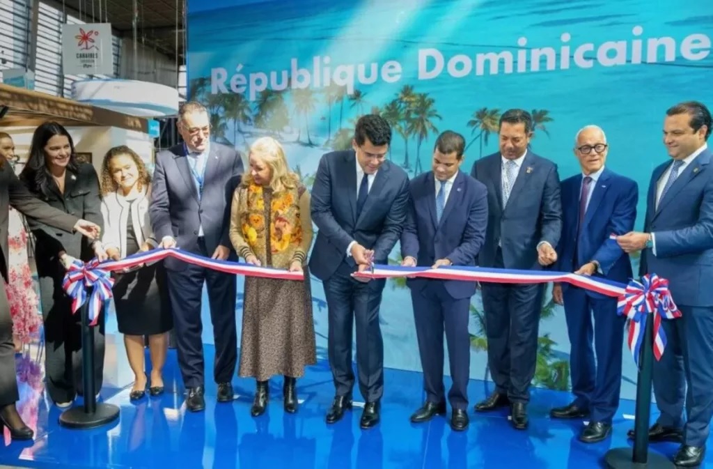 David Collado inaugura stand de RD en feria tur&iacute;stica IFTM de Par&iacute;s