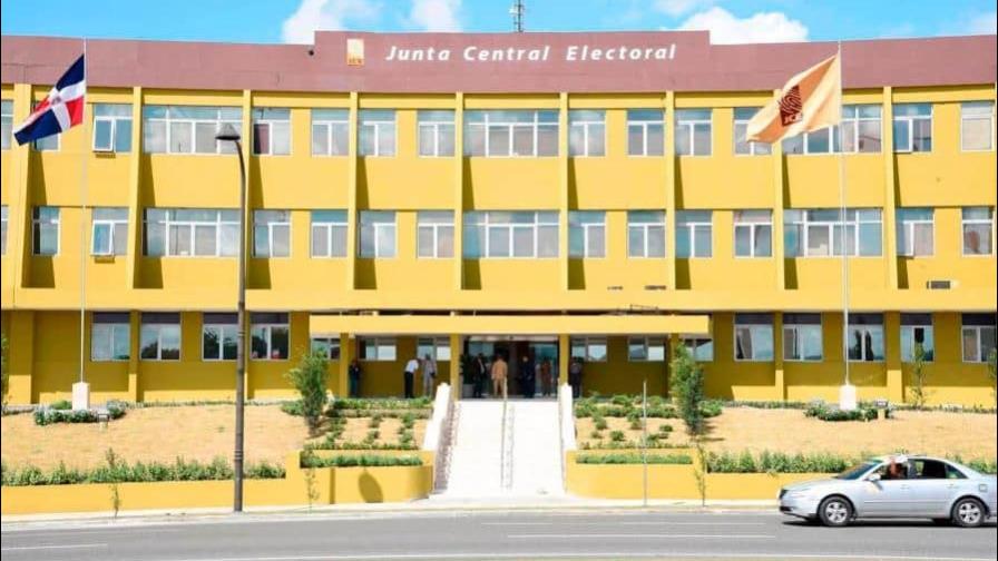 JCE fija fecha l&iacute;mite de cambios de residencias en el extranjero