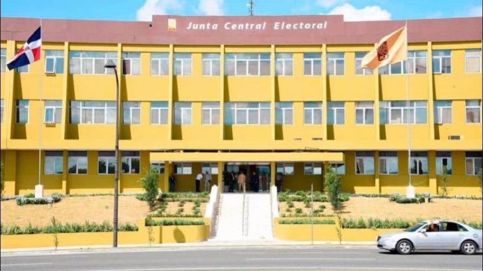 JCE fija fecha l&iacute;mite de cambios de residencias en el extranjero