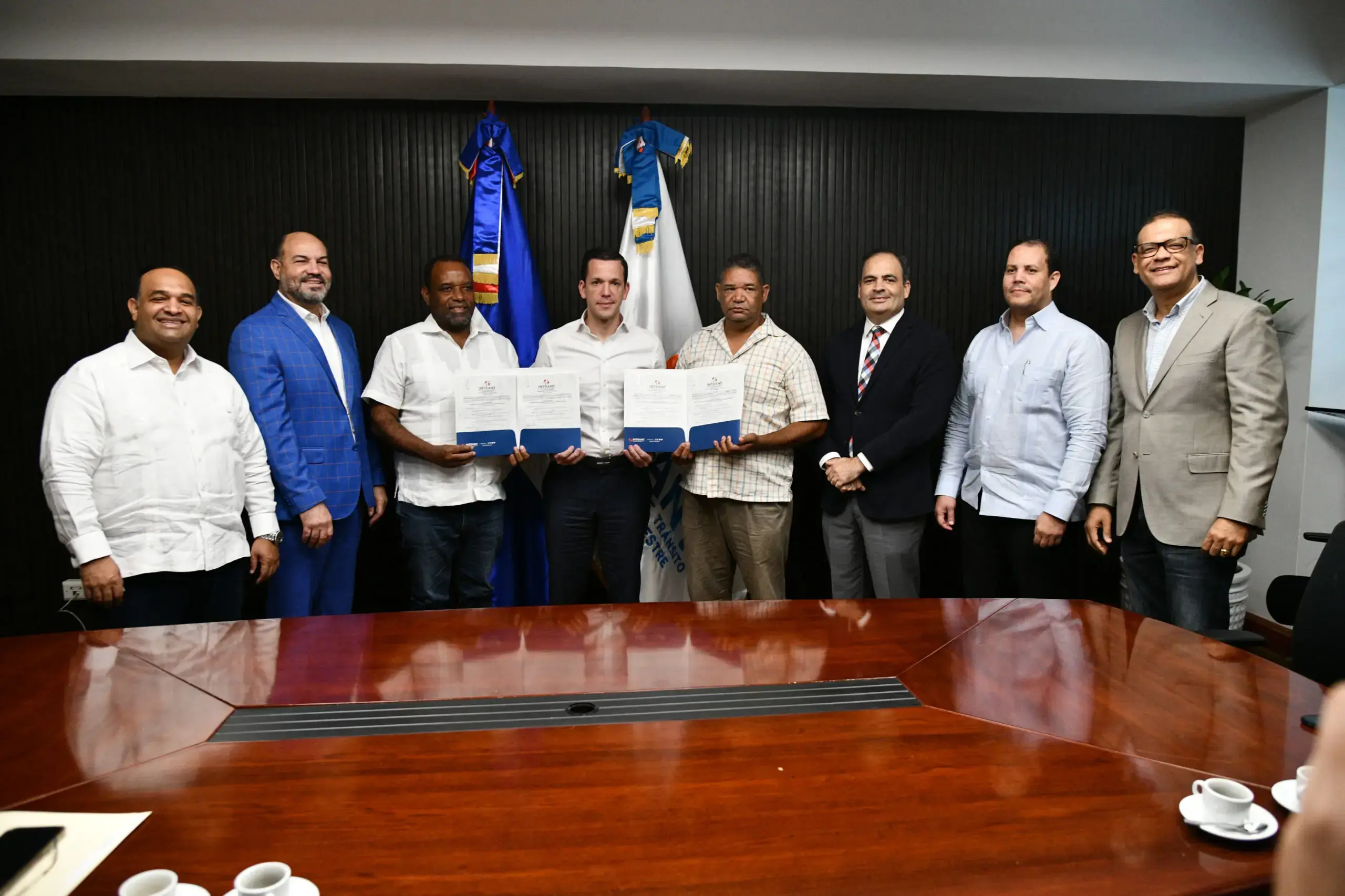 Intrant entrega licencia de operaci&oacute;n al Corredor Girasoles