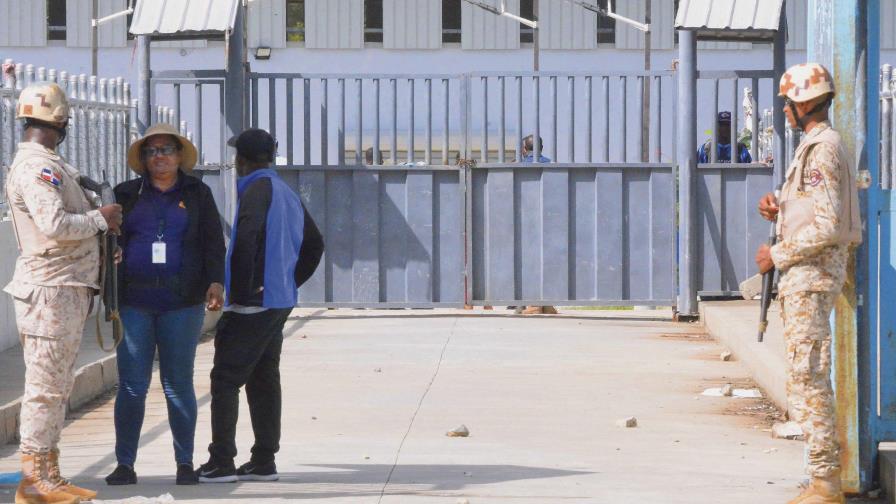 Hait&iacute; abre sus puertas y permite paso de compradores al mercado de Dajab&oacute;n