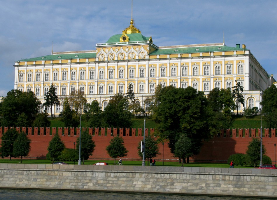 Kremlin pide &laquo;inmediato&raquo; cese del fuego y negociaciones entre Israel y los palestinos
