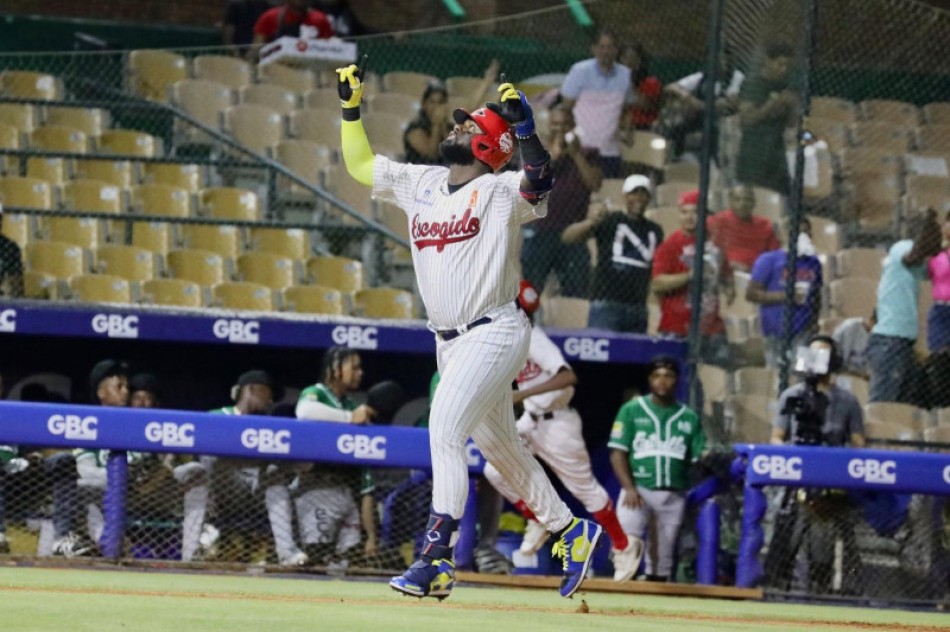 Leones vencen a Estrellas con jonr&oacute;n de Franmil Reyes y siguen invictos