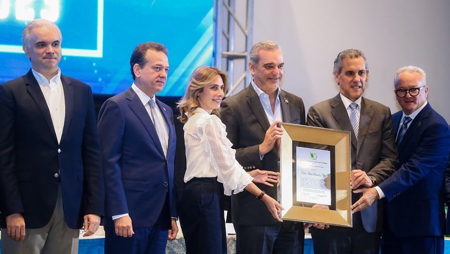 Presidente Abinader asiste a juramentaci&oacute;n de nueva directiva del CNCP