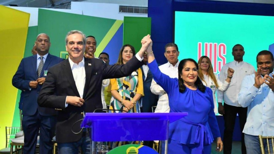 Luis Abinader, proclamado candidato del PAL, asegura su obra le lleva "mucha distancia" a la oposici&oacute;n