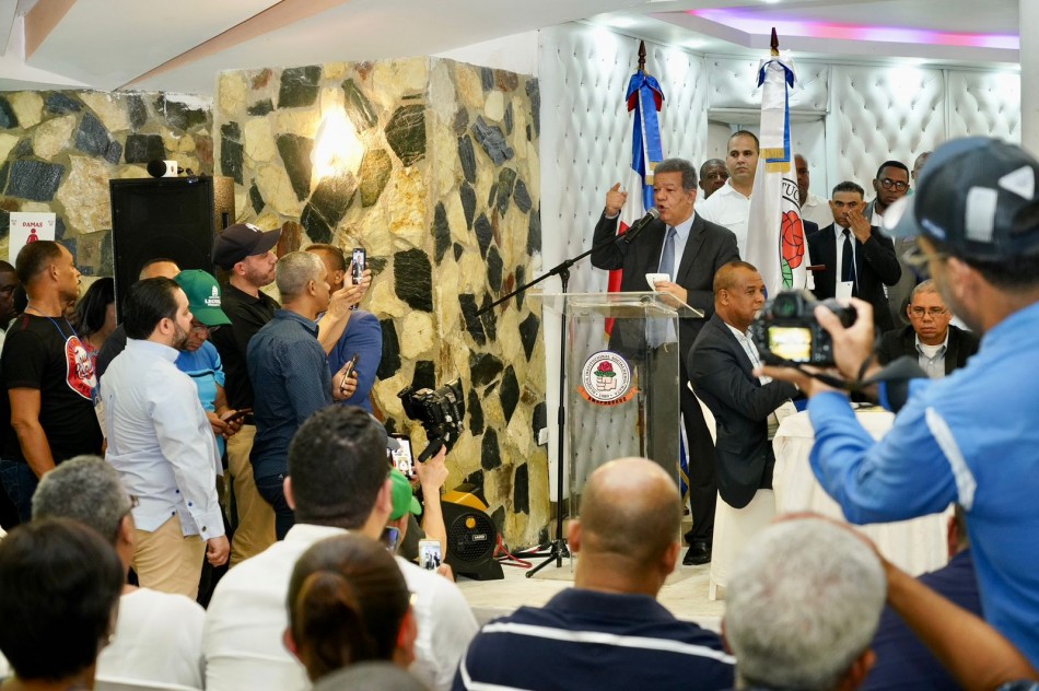 Leonel dice que el PRM solo &ldquo;gobierna para los ricos&rdquo; y se olvida de sus or&iacute;genes
