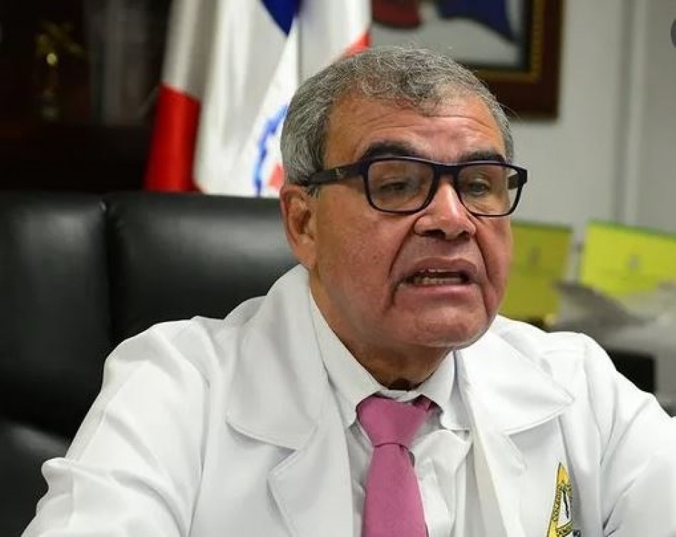 Ingresan en cuidados intensivos a Sen&eacute;n Caba, presidente del Colegio M&eacute;dico Dominicano
