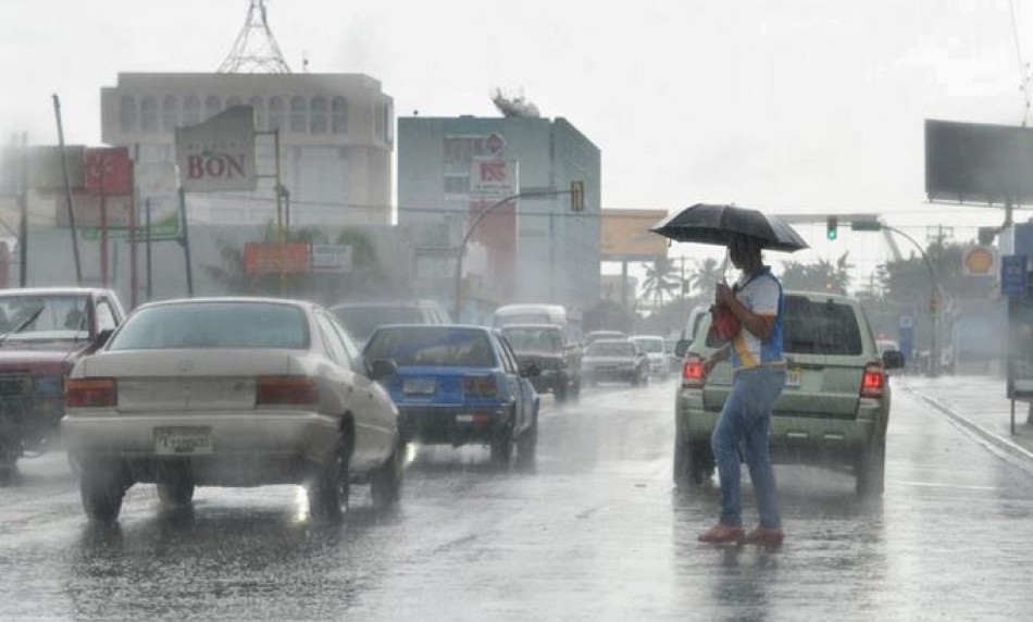 11 provincias en alerta por incidencia de vaguada y disturbio tropical ubicado al sur del pa&iacute;s